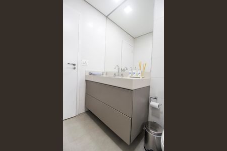 Apartamento à venda com 282m², 3 quartos e 5 vagasBanheiro da Suíte 3