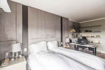 Apartamento à venda com 282m², 3 quartos e 5 vagasBanheiro da Suíte 1