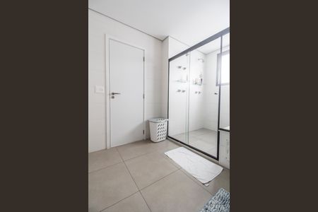 Apartamento à venda com 282m², 3 quartos e 5 vagasBanheiro da Suíte 1