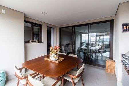 Apartamento à venda com 282m², 3 quartos e 5 vagasVaranda gourmet