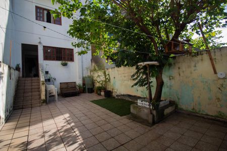 Casa à venda com 150m², 2 quartos e 2 vagas Casa à venda com 150m², 2 quartos e 2 vagasQuintal