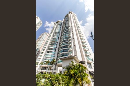 Apartamento à venda com 260m², 4 quartos e 4 vagasFachada