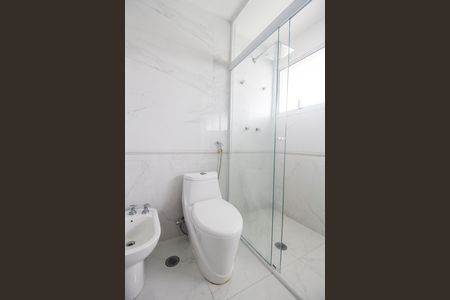 Apartamento à venda com 260m², 4 quartos e 4 vagasBanheiro da Suíte 1