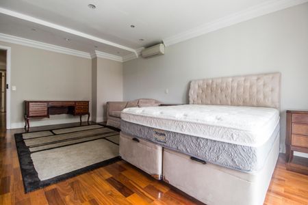 Apartamento à venda com 260m², 4 quartos e 4 vagasSuíte 1