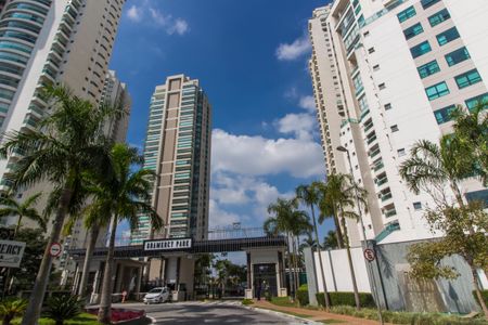 Apartamento à venda com 260m², 4 quartos e 4 vagasVista da Rua