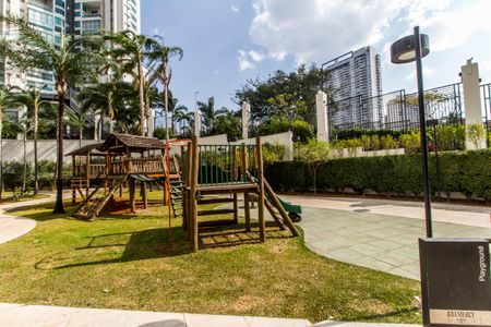Apartamento à venda com 260m², 4 quartos e 4 vagasÁrea comum - Playground