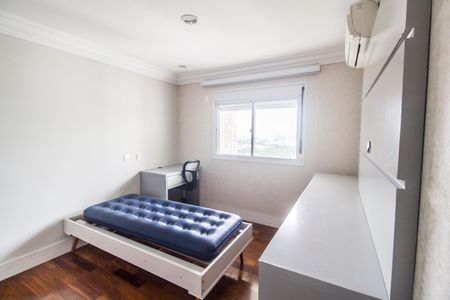 Apartamento à venda com 260m², 4 quartos e 4 vagasSuíte 2