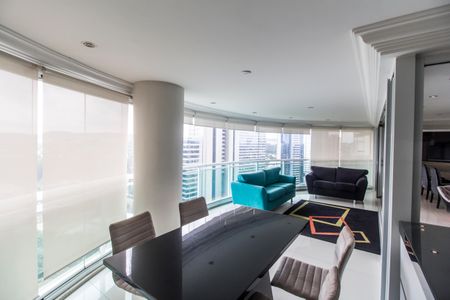 Apartamento à venda com 260m², 4 quartos e 4 vagasVaranda gourmet