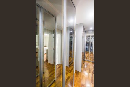 Apartamento à venda com 260m², 4 quartos e 4 vagasCloset da Suíte 1