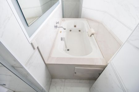 Apartamento à venda com 260m², 4 quartos e 4 vagasBanheiro da Suíte 1