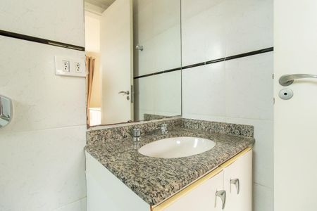Apartamento à venda com 73m², 2 quartos e 1 vagaBanheiro da Suíte