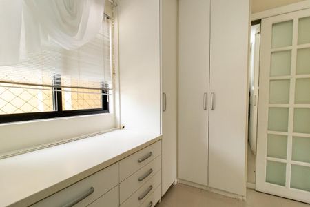 Apartamento à venda com 73m², 2 quartos e 1 vagaCloset da suíte