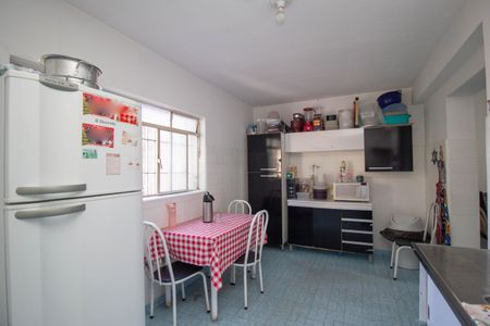 Casa à venda com 150m², 2 quartos e 3 vagas Casa à venda com 150m², 2 quartos e 3 vagasCozinha