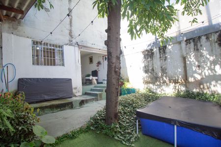 Casa à venda com 150m², 2 quartos e 3 vagas Casa à venda com 150m², 2 quartos e 3 vagasQuintal