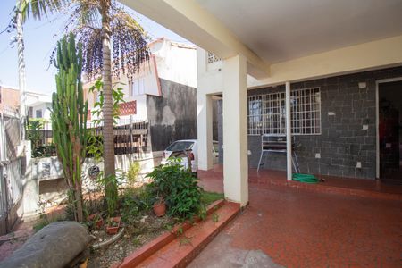 Casa à venda com 150m², 2 quartos e 3 vagas Casa à venda com 150m², 2 quartos e 3 vagasGaragem