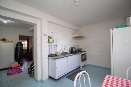 Casa à venda com 150m², 2 quartos e 3 vagas Casa à venda com 150m², 2 quartos e 3 vagasCozinha