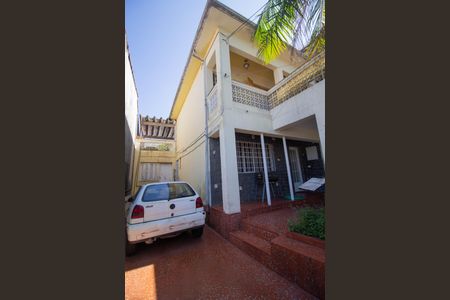 Casa à venda com 150m², 2 quartos e 3 vagas Casa à venda com 150m², 2 quartos e 3 vagasGaragem