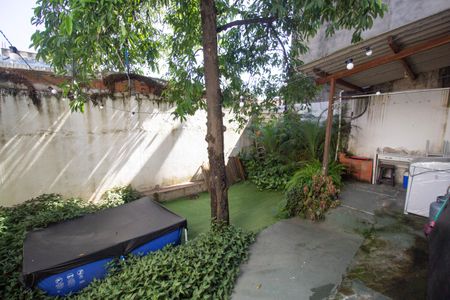 Casa à venda com 150m², 2 quartos e 3 vagas Casa à venda com 150m², 2 quartos e 3 vagasQuintal