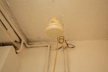 Casa à venda com 150m², 2 quartos e 3 vagas Casa à venda com 150m², 2 quartos e 3 vagasCasa 2 - Banheiro