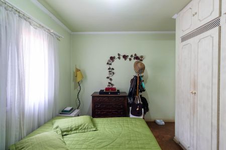 Casa à venda com 250m², 4 quartos e 3 vagas Casa à venda com 250m², 4 quartos e 3 vagasQuarto Suíte