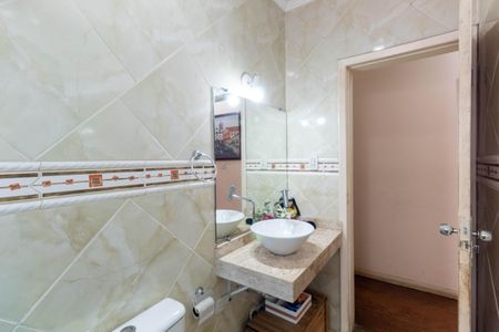 Casa à venda com 250m², 4 quartos e 3 vagas Casa à venda com 250m², 4 quartos e 3 vagasBanheiro 2