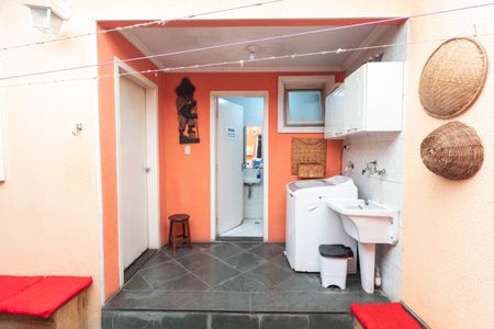 Casa à venda com 250m², 4 quartos e 3 vagas Casa à venda com 250m², 4 quartos e 3 vagasÁrea de Serviço