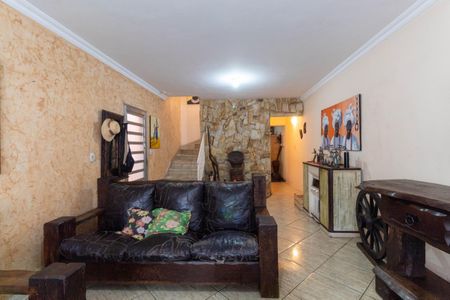 Casa à venda com 250m², 4 quartos e 3 vagas Casa à venda com 250m², 4 quartos e 3 vagasSala