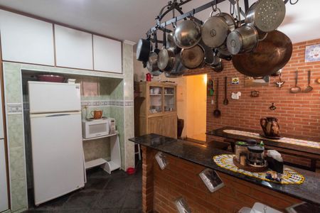 Casa à venda com 250m², 4 quartos e 3 vagas Casa à venda com 250m², 4 quartos e 3 vagasCozinha