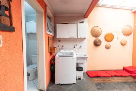 Casa à venda com 250m², 4 quartos e 3 vagas Casa à venda com 250m², 4 quartos e 3 vagasÁrea de Serviço