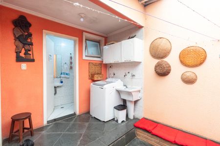 Casa à venda com 250m², 4 quartos e 3 vagas Casa à venda com 250m², 4 quartos e 3 vagasÁrea de Serviço