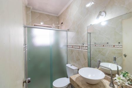 Casa à venda com 250m², 4 quartos e 3 vagas Casa à venda com 250m², 4 quartos e 3 vagasBanheiro 2