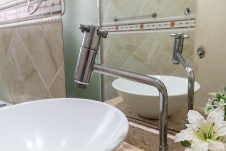 Casa à venda com 250m², 4 quartos e 3 vagas Casa à venda com 250m², 4 quartos e 3 vagasBanheiro 2