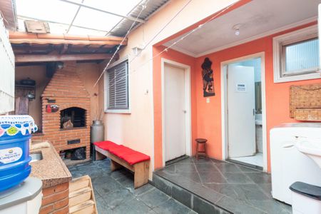 Casa à venda com 250m², 4 quartos e 3 vagas Casa à venda com 250m², 4 quartos e 3 vagasÁrea de Serviço