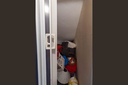 Casa à venda com 250m², 4 quartos e 3 vagas Casa à venda com 250m², 4 quartos e 3 vagasDespensa