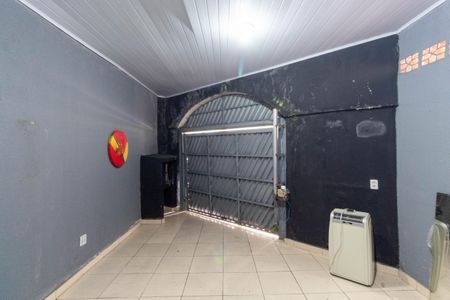 Casa à venda com 250m², 4 quartos e 3 vagas Casa à venda com 250m², 4 quartos e 3 vagasGaragem