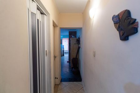 Casa à venda com 250m², 4 quartos e 3 vagas Casa à venda com 250m², 4 quartos e 3 vagasCorredor