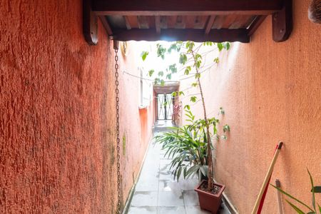 Casa à venda com 250m², 4 quartos e 3 vagas Casa à venda com 250m², 4 quartos e 3 vagasCorredor