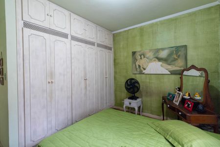 Casa à venda com 250m², 4 quartos e 3 vagas Casa à venda com 250m², 4 quartos e 3 vagasQuarto Suíte