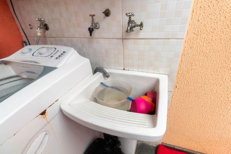 Casa à venda com 250m², 4 quartos e 3 vagas Casa à venda com 250m², 4 quartos e 3 vagasÁrea de Serviço