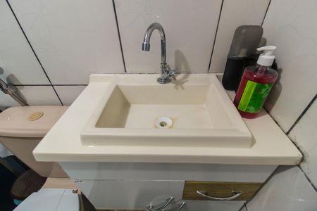 Casa à venda com 100m², 4 quartos e 2 vagasBanheiro 2