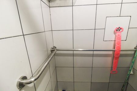 Casa à venda com 100m², 4 quartos e 2 vagasBanheiro 2