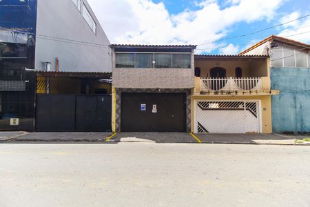 Casa à venda com 100m², 4 quartos e 2 vagasFachada + Plaquinha