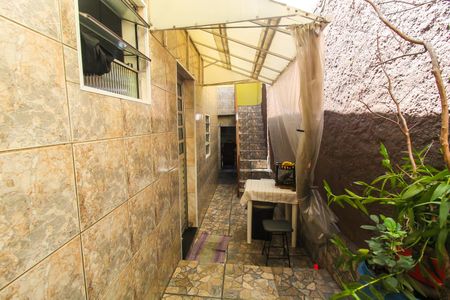 Casa à venda com 100m², 4 quartos e 2 vagasQuintal