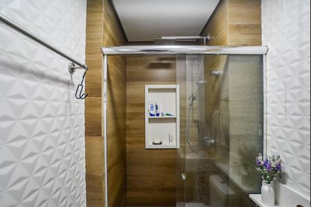 Apartamento à venda com 90m², 2 quartos e 2 vagasBanheiro Social