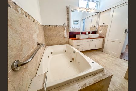 Apartamento à venda com 346m², 5 quartos e sem vagaBanheiro Suíte 3