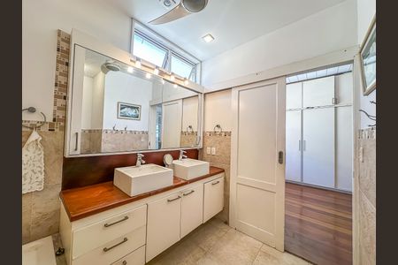 Apartamento à venda com 346m², 5 quartos e sem vagaBanheiro Suíte 3