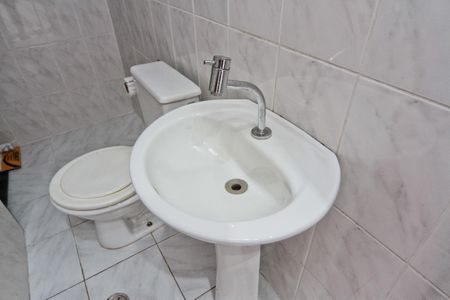 Casa à venda com 140m², 3 quartos e 4 vagas Casa à venda com 140m², 3 quartos e 4 vagasLavabo