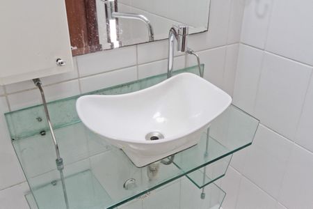 Casa à venda com 140m², 3 quartos e 4 vagas Casa à venda com 140m², 3 quartos e 4 vagasBanheiro 2