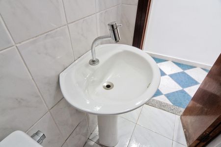 Casa à venda com 140m², 3 quartos e 4 vagas Casa à venda com 140m², 3 quartos e 4 vagasLavabo