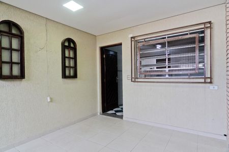 Casa à venda com 140m², 3 quartos e 4 vagas Casa à venda com 140m², 3 quartos e 4 vagasÁrea externa